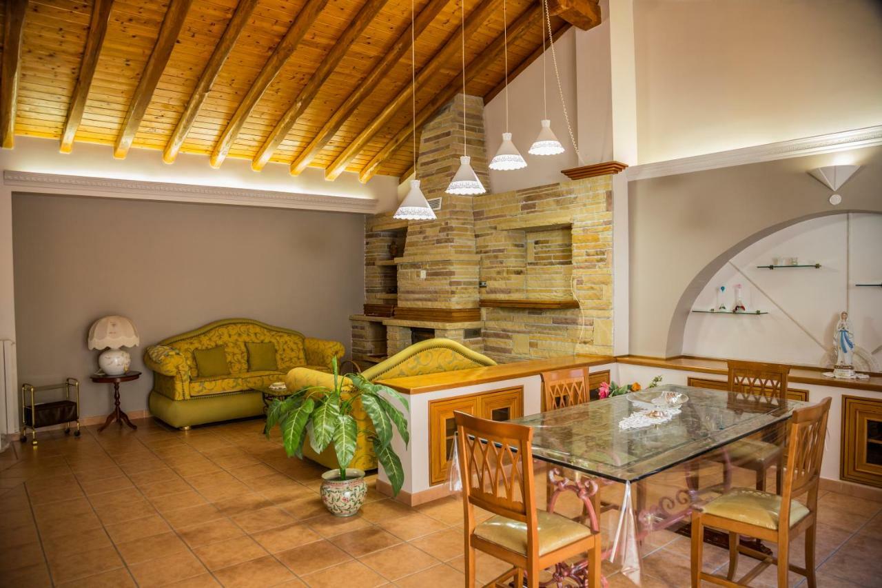 B&B Cortile Aurora Бронте Екстер'єр фото